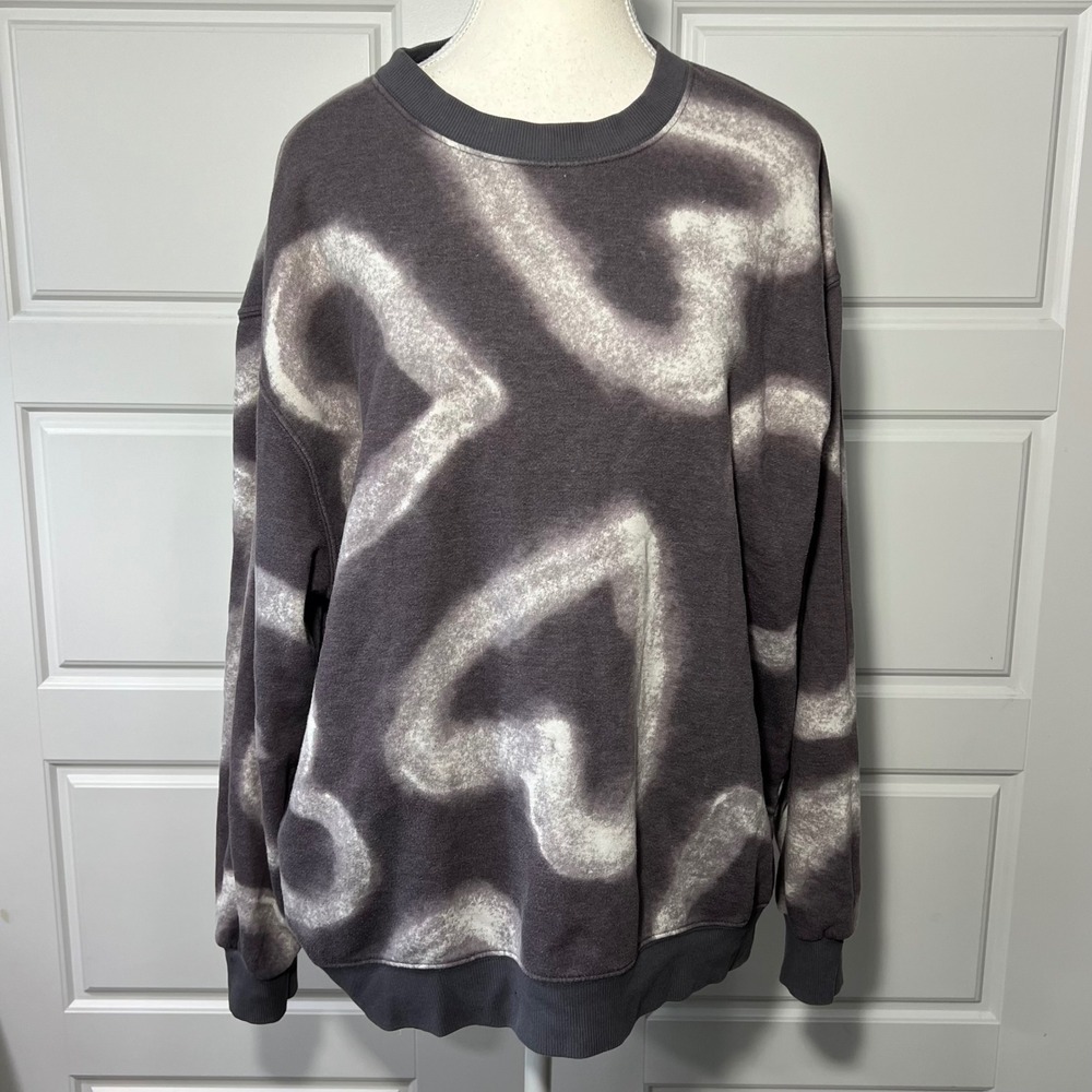 Wild Fable Gray Graffiti Heart Valentine Crewneck Y2K Sweatshirt Large